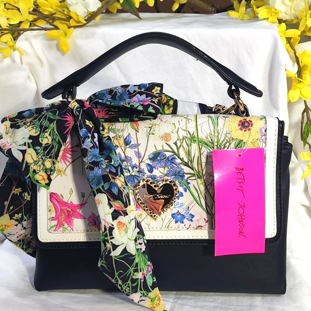 BETSEY JOHNSON TOP HANDEL CROSSBODY